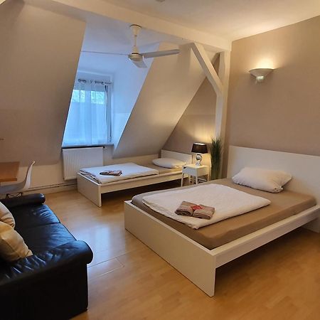 Colodging Mannheim - Private Rooms & Kitchen المظهر الخارجي الصورة