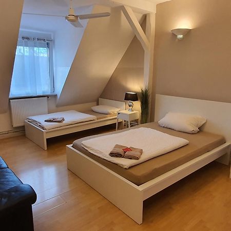 Colodging Mannheim - Private Rooms & Kitchen المظهر الخارجي الصورة