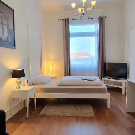 Colodging Mannheim - Private Rooms & Kitchen المظهر الخارجي الصورة